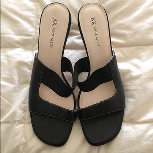 Anne Klein black leather heeled sandals 9.5 (EUC)